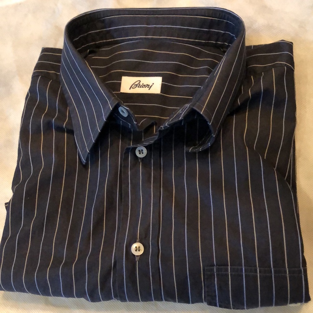 Brioni Men’s pinstripe button down cotton short sleeve front pocket shirt